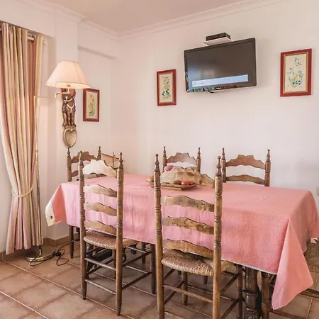 Beautiful In With 2 Bedrooms Daire *